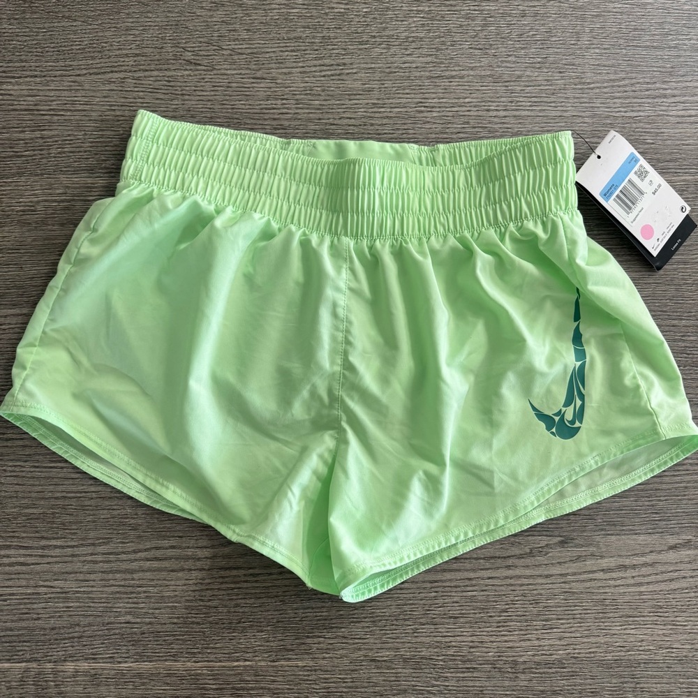 Nike One Women's Dri-FIT Size M Brief-Lined Shorts Vapor Green